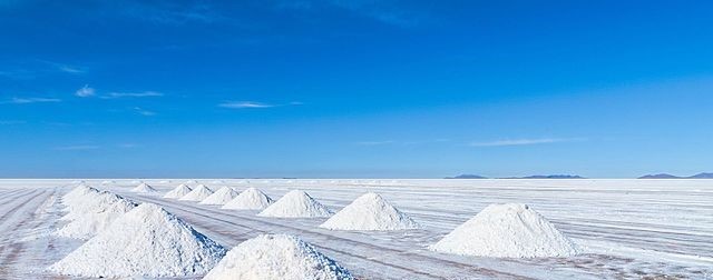 Salar de Uyuni en Bolivie – Source : Wikimedia (recadrée)