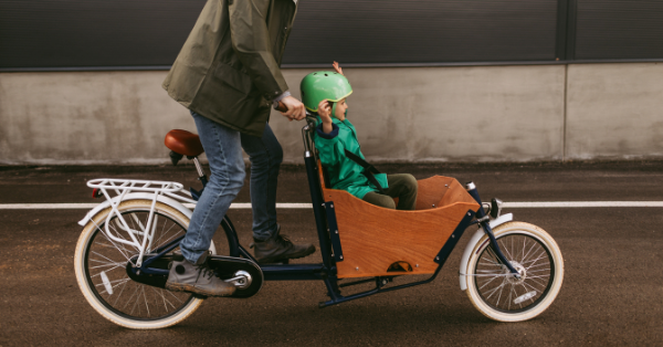 Transporter un enfant à vélo de 2 à 5 ans, siège, remorque et cargo