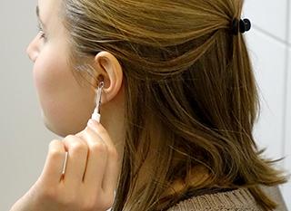 Comment se nettoyer les oreilles sans cotons-tiges ? - Pratiks